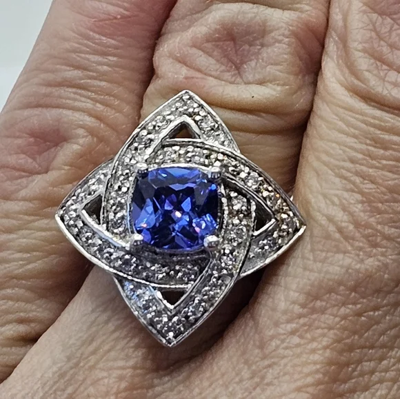 Victoria Wieck Tanzanite & Diamond Simulant Sterling Silver Ring Size 5! - Picture 10 of 15